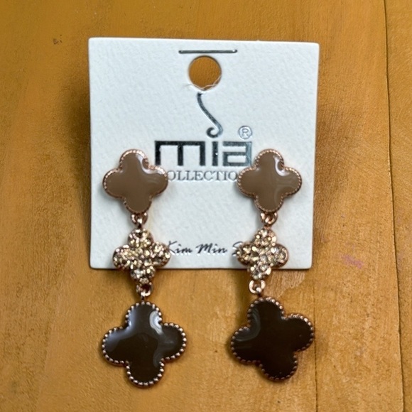 mia collection Jewelry - Mia Collection Clover Brown Tan Gold Pendant Dangle Earrings
